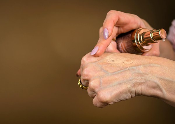 Quels sont les conseils pour choisir des vêtements de grossesse élégants et confortables ?